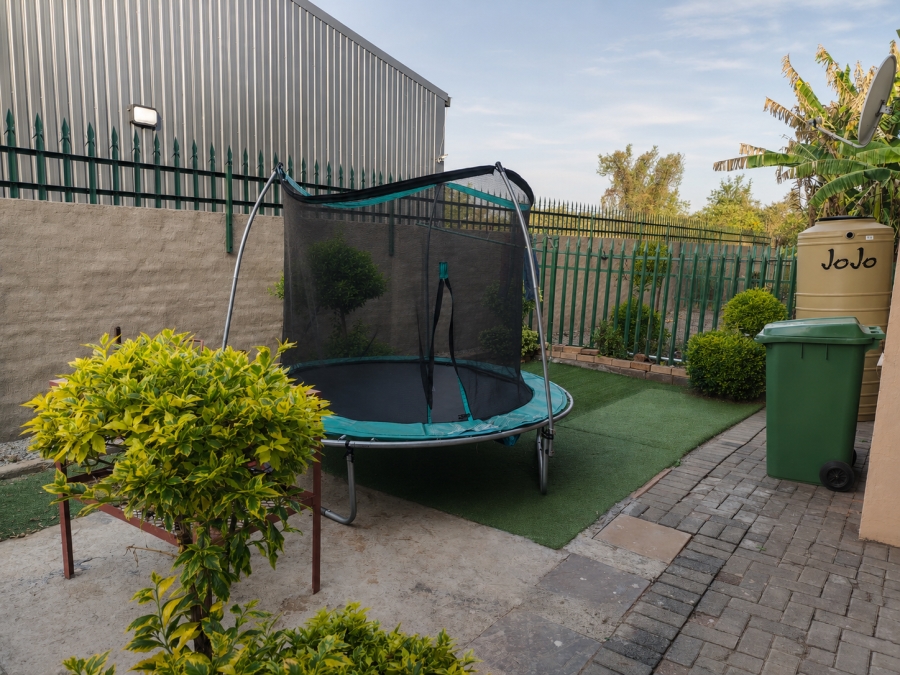 3 Bedroom Property for Sale in Waterval East North West